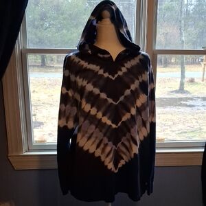 Livi Active Black and White Tie-Dye Hoodie